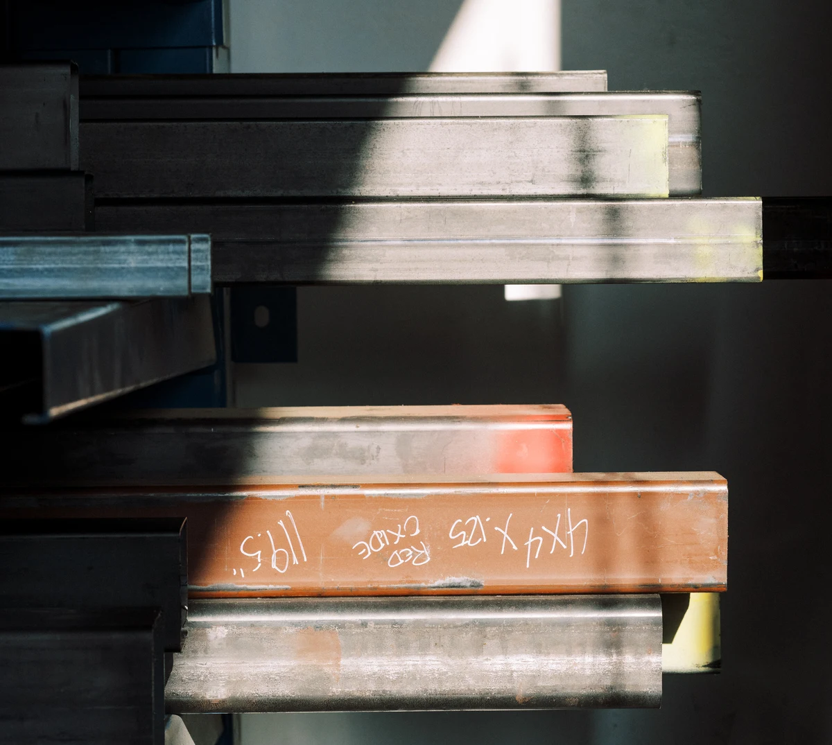 metal-supermarkets-uk-outdoor-metals-in-the-sun-image