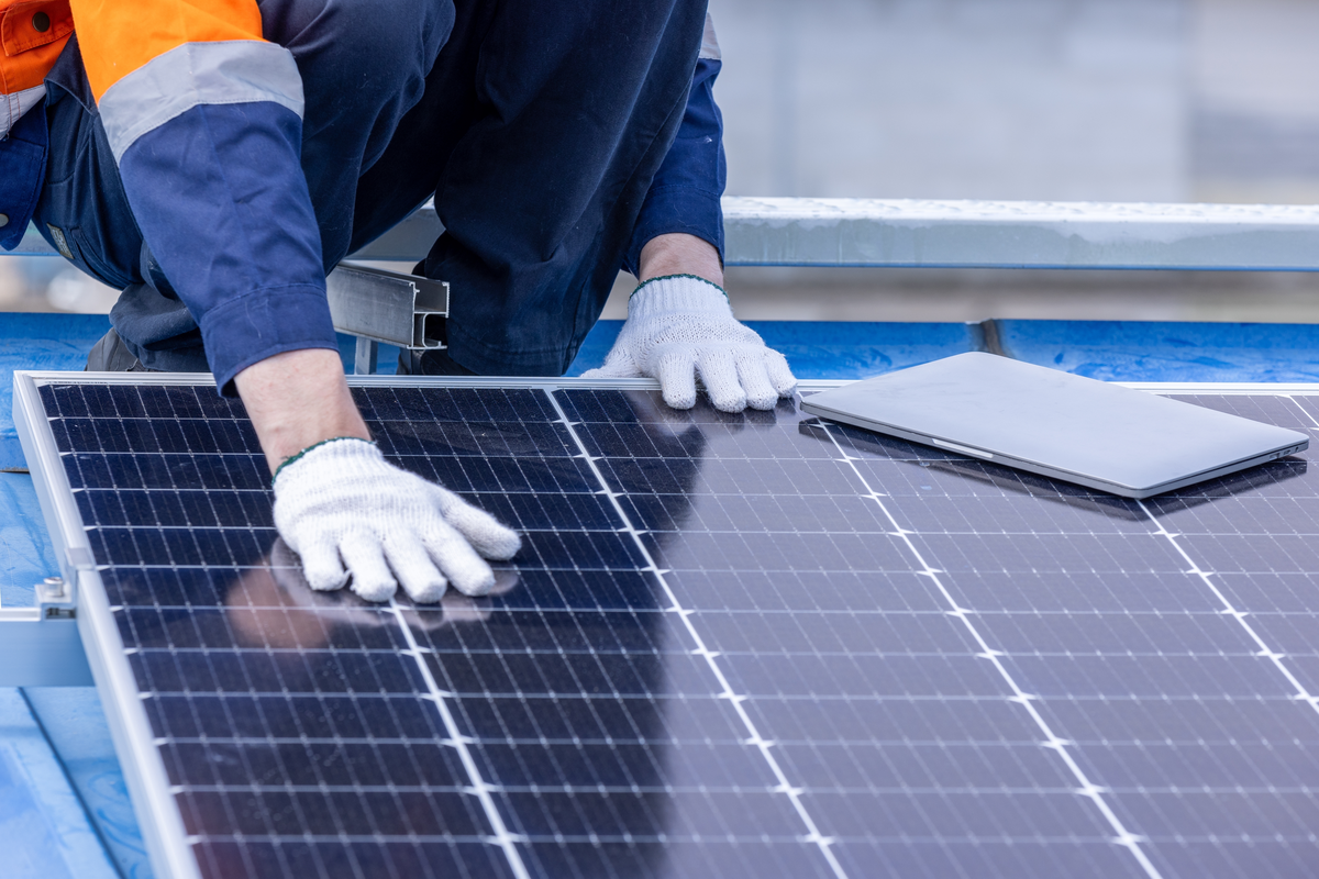 metal-supermarkets-uk-solar-panel-installation-image